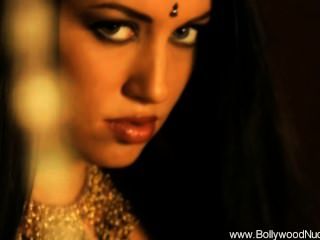 Bollywood dançarina da barriga incrivelmente erótica