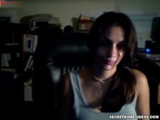 Sexo feminino primeiro sexo na webcam
