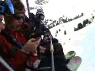 Mijar em um elevador de esqui (francês)