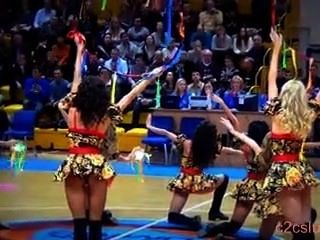 Dança russa sexy do cheerleaders